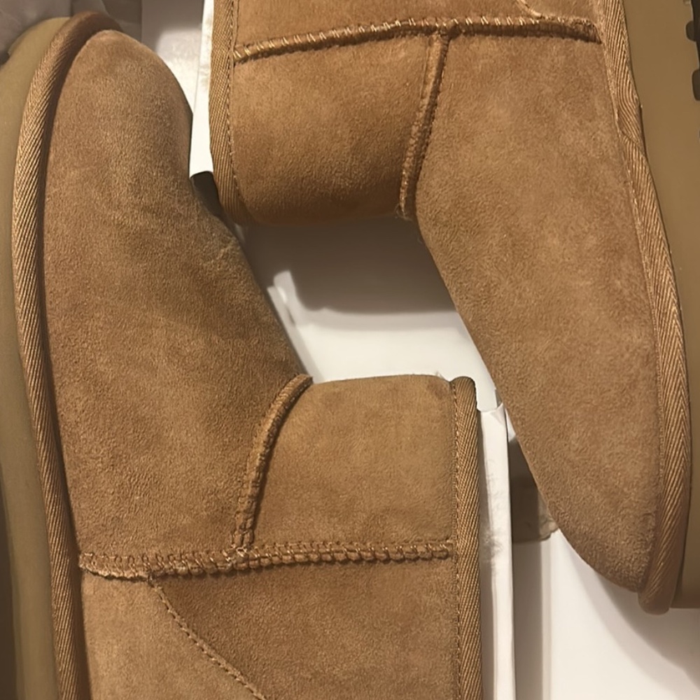 Mini ugg boots chestnut size 5